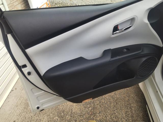 プリウス A ETC バックカメラ ナビ TV クリアランスソナー オートクルーズコントロール レーンアシスト パークアシスト 衝突被害軽減システム アルミホイール オートマチックハイビーム オートライト(28枚目)