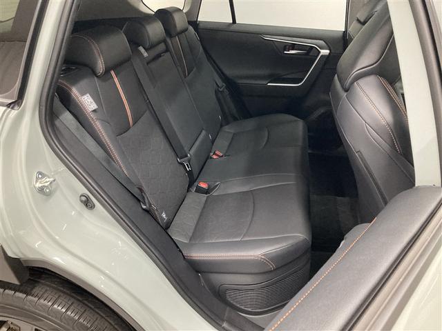 ＲＡＶ４ ハイブリッドアドベンチャー　サンルーフ　４ＷＤ　ミュージックプレイヤー接続可　バックカメラ　衝突被害軽減システム　ＥＴＣ　ＬＥＤヘッドランプ（14枚目）