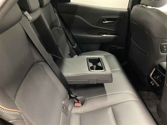 クラウンスポーツ Z 革シート サンルーフ 4WD ミュージックプレイヤー接続可 バックカメラ 衝突被害軽減システム ETC ドラレコ LEDヘッドランプ ワンオーナー(17枚目)