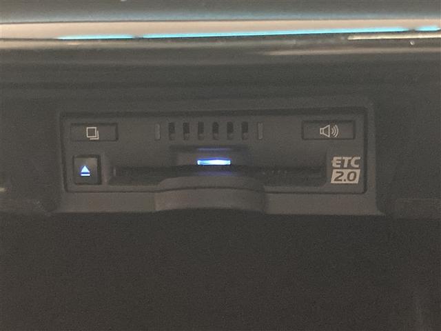 クラウンハイブリッド ＲＳ　リミテッド　革シート　サンルーフ　フルセグ　メモリーナビ　ＤＶＤ再生　ミュージックプレイヤー接続可　バックカメラ　衝突被害軽減システム　ＥＴＣ　ＬＥＤヘッドランプ（22枚目）