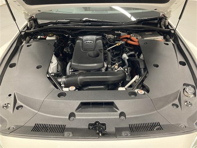 クラウンハイブリッド ＲＳ　リミテッド　革シート　サンルーフ　フルセグ　メモリーナビ　ＤＶＤ再生　ミュージックプレイヤー接続可　バックカメラ　衝突被害軽減システム　ＥＴＣ　ＬＥＤヘッドランプ（34枚目）