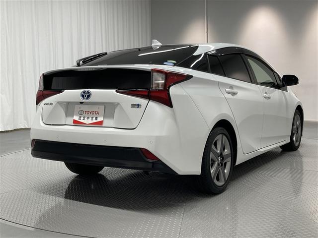 プリウス Ｓツーリングセレクション　フルセグ　メモリーナビ　ＤＶＤ再生　ミュージックプレイヤー接続可　バックカメラ　衝突被害軽減システム　ＥＴＣ　ＬＥＤヘッドランプ　ワンオーナー（7枚目）