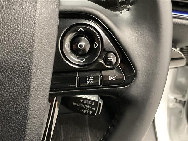 プリウス Ｓツーリングセレクション　フルセグ　メモリーナビ　ＤＶＤ再生　ミュージックプレイヤー接続可　バックカメラ　衝突被害軽減システム　ＥＴＣ　ＬＥＤヘッドランプ　ワンオーナー（18枚目）