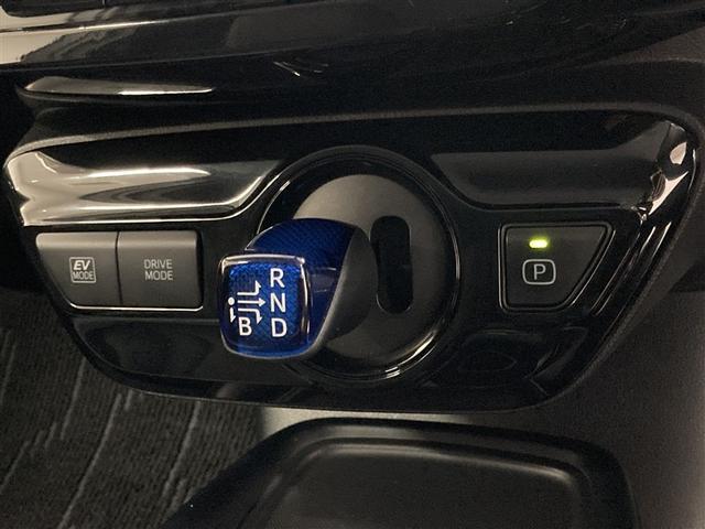 プリウス Ｓツーリングセレクション　フルセグ　メモリーナビ　ＤＶＤ再生　ミュージックプレイヤー接続可　バックカメラ　衝突被害軽減システム　ＥＴＣ　ＬＥＤヘッドランプ　ワンオーナー（25枚目）