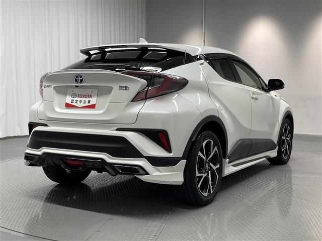Ｃ－ＨＲ Ｇ　革シート　フルセグ　メモリーナビ　ＤＶＤ再生　ミュージックプレイヤー接続可　バックカメラ　衝突被害軽減システム　ＥＴＣ　ＬＥＤヘッドランプ　フルエアロ（8枚目）