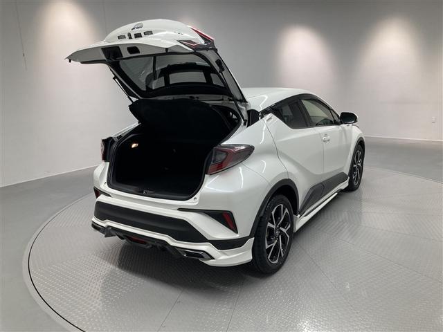 Ｃ－ＨＲ Ｇ　革シート　フルセグ　メモリーナビ　ＤＶＤ再生　ミュージックプレイヤー接続可　バックカメラ　衝突被害軽減システム　ＥＴＣ　ＬＥＤヘッドランプ　フルエアロ（9枚目）