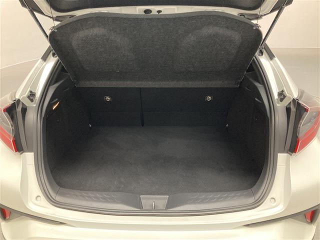 Ｃ－ＨＲ Ｇ　革シート　フルセグ　メモリーナビ　ＤＶＤ再生　ミュージックプレイヤー接続可　バックカメラ　衝突被害軽減システム　ＥＴＣ　ＬＥＤヘッドランプ　フルエアロ（10枚目）