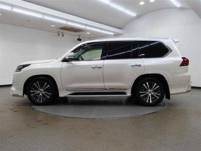 ＬＸ ＬＸ５７０　革シート　サンルーフ　４ＷＤ　フルセグ　メモリーナビ　ＤＶＤ再生　ミュージックプレイヤー接続可　後席モニター　バックカメラ　衝突被害軽減システム　ＥＴＣ　ＬＥＤヘッドランプ　乗車定員８人　３列シート（7枚目）