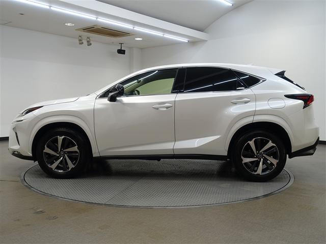 NX NX300ブラックシークエンス ブラックシークエンス☆三眼LEDヘッドライト・黒革シート・純正ナビ・パワーバックドア(7枚目)