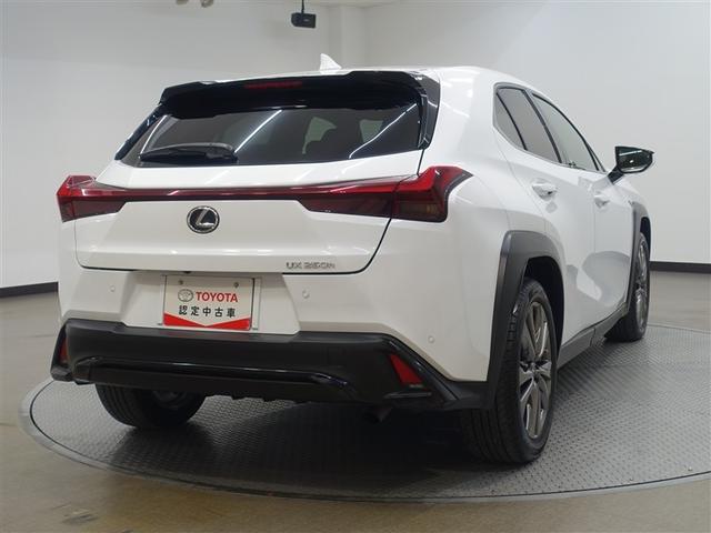 ＵＸ ＵＸ２５０ｈ　Ｆスポーツ　革シート　フルセグ　メモリーナビ　ミュージックプレイヤー接続可　バックカメラ　衝突被害軽減システム　ＥＴＣ　ドラレコ　ＬＥＤヘッドランプ（8枚目）