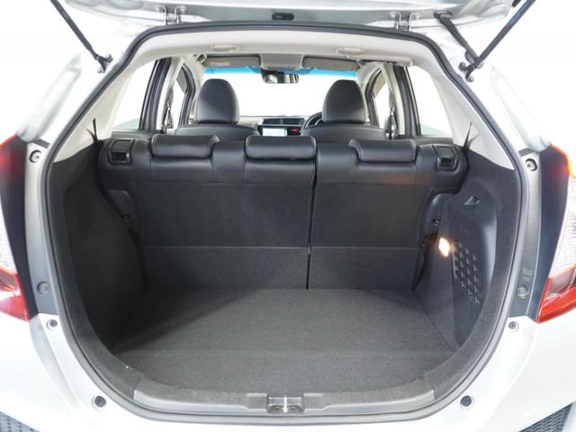 フィットハイブリッド Lパッケージ 衝突被害軽減システム/純正ナビゲーション/バックカメラ/音楽CD再生/オートエアコン/LEDヘッドライト/クルーズコントロール/ETC/スマートキー/盗難防止装置/横滑り制御装置/オートライト/ETC(15枚目)