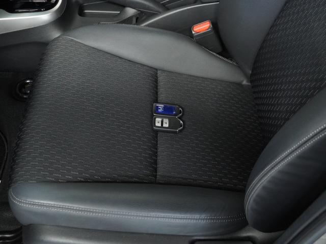 フィットハイブリッド Lパッケージ 衝突被害軽減システム/純正ナビゲーション/バックカメラ/音楽CD再生/オートエアコン/LEDヘッドライト/クルーズコントロール/ETC/スマートキー/盗難防止装置/横滑り制御装置/オートライト/ETC(31枚目)