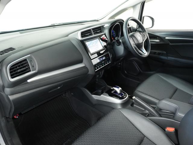 フィットハイブリッド Lパッケージ 衝突被害軽減システム/純正ナビゲーション/バックカメラ/音楽CD再生/オートエアコン/LEDヘッドライト/クルーズコントロール/ETC/スマートキー/盗難防止装置/横滑り制御装置/オートライト/ETC(32枚目)