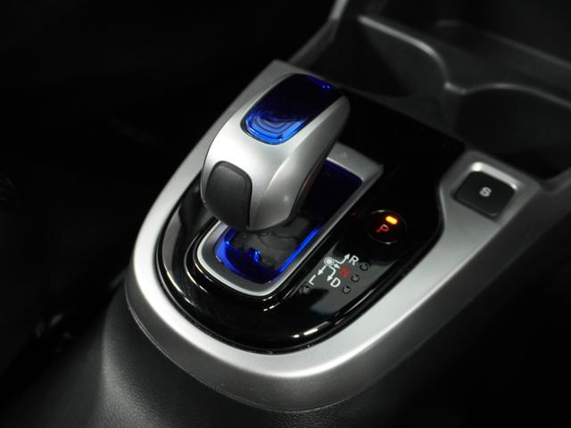 フィットハイブリッド Lパッケージ 衝突被害軽減システム/純正ナビゲーション/バックカメラ/音楽CD再生/オートエアコン/LEDヘッドライト/クルーズコントロール/ETC/スマートキー/盗難防止装置/横滑り制御装置/オートライト/ETC(53枚目)