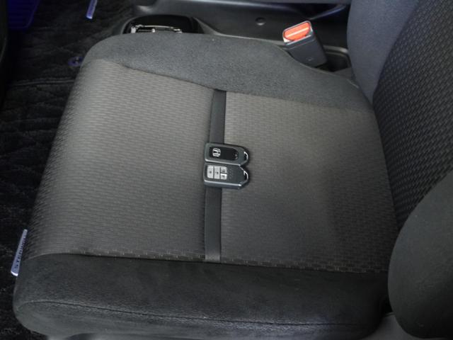 ステップワゴンスパーダ e:HEVスパーダGホンダセンシング /7人乗り/衝突被害軽減システム/ドライブレコーダー/純正ナビゲーション/バックカメラ/フルセグ/ミュージックサーバー/Bluetooth接続音楽再生/USB接続音楽再生/ETC/クルーズコントロール(37枚目)