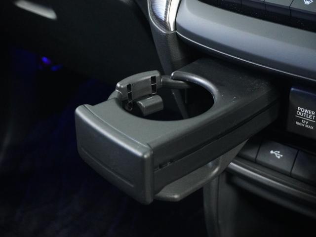 ステップワゴンスパーダ e:HEVスパーダGホンダセンシング /7人乗り/衝突被害軽減システム/ドライブレコーダー/純正ナビゲーション/バックカメラ/フルセグ/ミュージックサーバー/Bluetooth接続音楽再生/USB接続音楽再生/ETC/クルーズコントロール(62枚目)