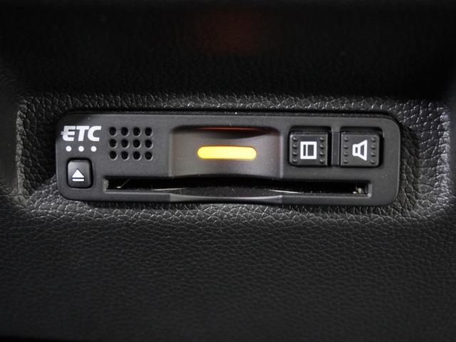 フリード+ハイブリッド ハイブリッド・クロスターホンダセンシング 1オ-ナ-ナビDレコRカメETC両電扉BT地デジ アダプティブクルーズコントロール Bluetooth シートヒーター 左側オートサイドステップ DVD 15インチ純正アルミホイール 禁煙車(6枚目)