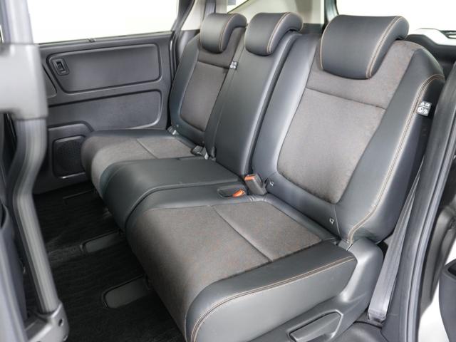 フリード+ハイブリッド ハイブリッド・クロスターホンダセンシング 1オ-ナ-ナビDレコRカメETC両電扉BT地デジ アダプティブクルーズコントロール Bluetooth シートヒーター 左側オートサイドステップ DVD 15インチ純正アルミホイール 禁煙車(14枚目)