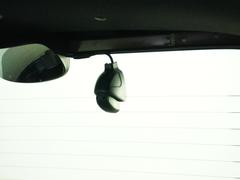 ���μ֤ˤϥꥢ�ˤ�ɥ饤�֥쥳���������������Ƥ���ޤ��������������ʤɤ�Ͽ���뼫ư���Ѥ����֤Ǥ������⤷��λ��Τκݤε�Ͽ�Ϥ������ι�Ԥκݤλפ��ФȤ��ƥɥ饤�֤α�����ڤ��ळ�Ȥ��Ǥ��ޤ��� 5