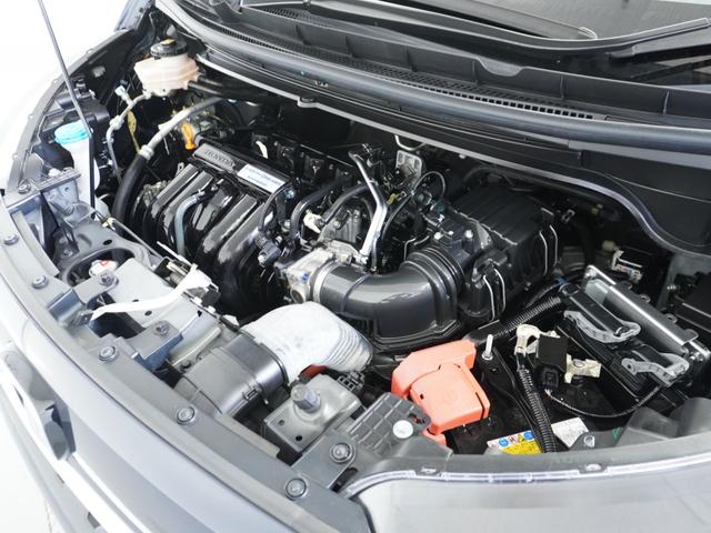 フリードハイブリッド ハイブリッド・Ｇホンダセンシング　１オ－ナ－両電扉ナビＲカメＥＴＣドラレコ前後　ハーフレザーＳ　軽減ブレーキ　キーフリーシステム　電動格納式ドアミラー　Ｂｌｕｅｔｏｏｔｈ音楽　アダプティブＣＣ　衝突安全ボディ　ＤＶＤ再生可能　ＥＣＯＮ（4枚目）