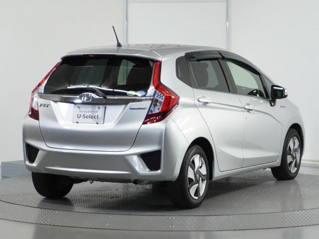 フィットハイブリッド Fパッケージ 1オ-ナ-ナビRカメETCワンセグBT接続DVD 盗難警報装置 ワンオ-ナ-車 AUTOエアコン 助手席エアバック ECON ETC付き リヤカメラ USB ABS付 DVD視聴 横滑り防止システム(15枚目)