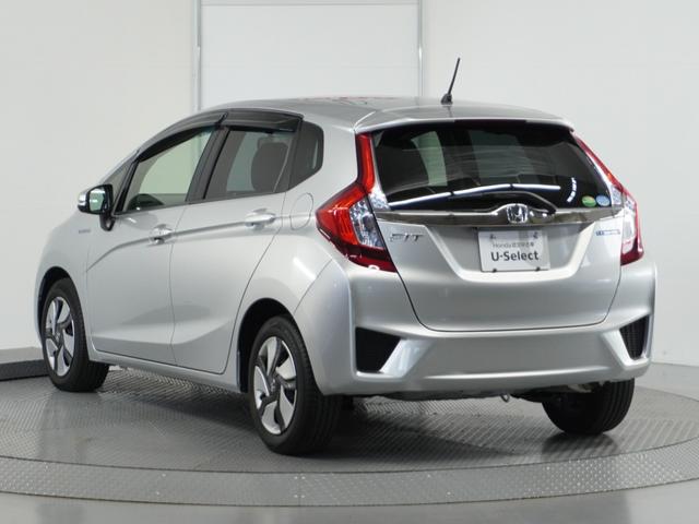 フィットハイブリッド Fパッケージ 1オ-ナ-ナビRカメETCワンセグBT接続DVD 盗難警報装置 ワンオ-ナ-車 AUTOエアコン 助手席エアバック ECON ETC付き リヤカメラ USB ABS付 DVD視聴 横滑り防止システム(25枚目)