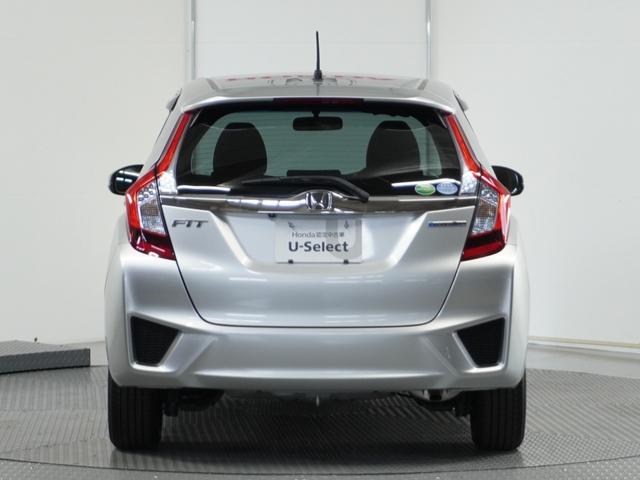 フィットハイブリッド Fパッケージ 1オ-ナ-ナビRカメETCワンセグBT接続DVD 盗難警報装置 ワンオ-ナ-車 AUTOエアコン 助手席エアバック ECON ETC付き リヤカメラ USB ABS付 DVD視聴 横滑り防止システム(26枚目)