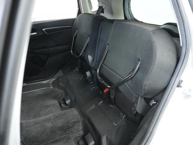 フィットハイブリッド Fパッケージ 1オ-ナ-ナビRカメETCワンセグBT接続DVD 盗難警報装置 ワンオ-ナ-車 AUTOエアコン 助手席エアバック ECON ETC付き リヤカメラ USB ABS付 DVD視聴 横滑り防止システム(33枚目)