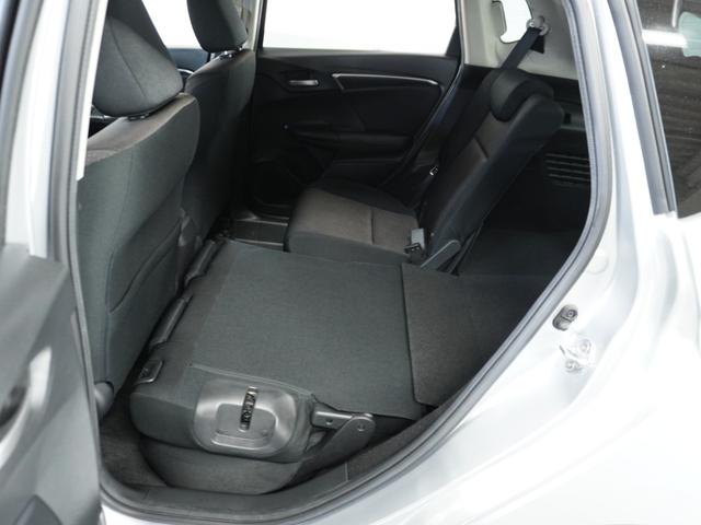 フィットハイブリッド Fパッケージ 1オ-ナ-ナビRカメETCワンセグBT接続DVD 盗難警報装置 ワンオ-ナ-車 AUTOエアコン 助手席エアバック ECON ETC付き リヤカメラ USB ABS付 DVD視聴 横滑り防止システム(34枚目)