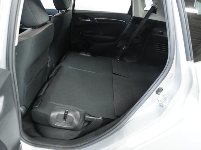 フィットハイブリッド Fパッケージ 1オ-ナ-ナビRカメETCワンセグBT接続DVD 盗難警報装置 ワンオ-ナ-車 AUTOエアコン 助手席エアバック ECON ETC付き リヤカメラ USB ABS付 DVD視聴 横滑り防止システム(35枚目)