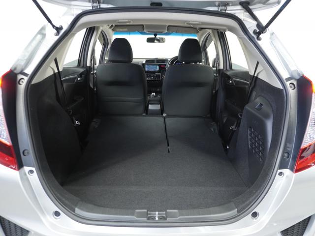 フィットハイブリッド Fパッケージ 1オ-ナ-ナビRカメETCワンセグBT接続DVD 盗難警報装置 ワンオ-ナ-車 AUTOエアコン 助手席エアバック ECON ETC付き リヤカメラ USB ABS付 DVD視聴 横滑り防止システム(37枚目)