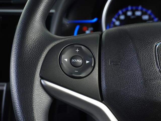 フィットハイブリッド Fパッケージ 1オ-ナ-ナビRカメETCワンセグBT接続DVD 盗難警報装置 ワンオ-ナ-車 AUTOエアコン 助手席エアバック ECON ETC付き リヤカメラ USB ABS付 DVD視聴 横滑り防止システム(44枚目)