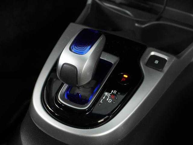 フィットハイブリッド Fパッケージ 1オ-ナ-ナビRカメETCワンセグBT接続DVD 盗難警報装置 ワンオ-ナ-車 AUTOエアコン 助手席エアバック ECON ETC付き リヤカメラ USB ABS付 DVD視聴 横滑り防止システム(50枚目)