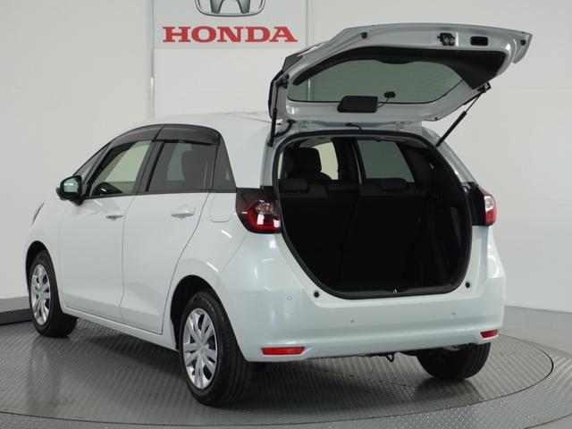 フィット e:HEVホーム 1オ-ナ-ナビ全周囲カメラETC2.0 前後誤発進抑制機能 クリソナ マルチビュー 助手席エアバッグ 運転席エアバッグ 1オナ アイドリングストップ LEDライト USB接続 バックカメラ ABS(19枚目)