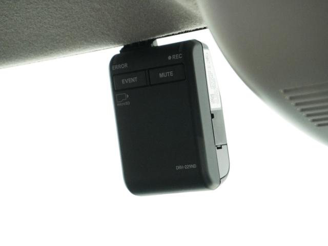 N-BOX ベースグレード 当社試乗車ナビRカメDレコETC両電扉BT地デジ 衝突軽減システム スマートキ- 禁煙 カーテンエアバック イモビライザー ECOモード 横滑り防止 オートクルーズ LEDヘッドライト キーフリー(7枚目)