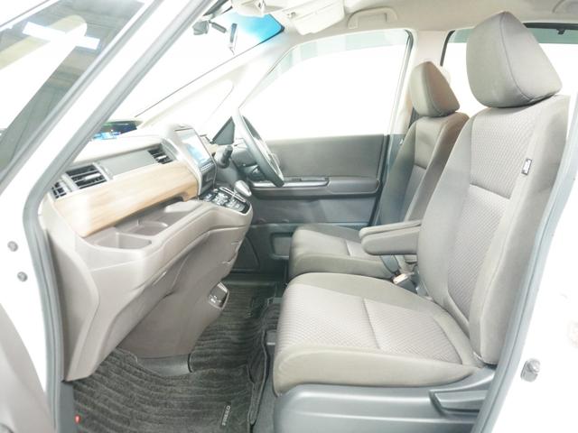 フリードハイブリッド ハイブリッド・Gホンダセンシング 1オ-ナ-両電扉ナビRカメラETC 軽減ブレーキ キーフリーシステム DVD再生可能 サイドカーテンエアバック ECON 後カメラ Aクルーズ 地デジフルセグTV LEDヘッドランプ シートH USB(13枚目)