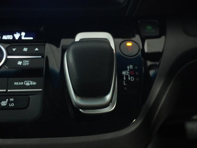 フリードハイブリッド ハイブリッド・Gホンダセンシング 1オ-ナ-両電扉ナビRカメラETC 軽減ブレーキ キーフリーシステム DVD再生可能 サイドカーテンエアバック ECON 後カメラ Aクルーズ 地デジフルセグTV LEDヘッドランプ シートH USB(30枚目)