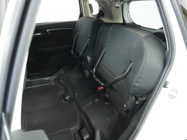 フィットハイブリッド F 1オ-ナ-ナビRカメETCクルコンBT地デジ 地デジTV ナビTV リアカメラ 横滑り防止装置 フルオートエアコン イモビライザー キーフリーシステム 全席パワーウインドウ パワーステアリング ABS(33枚目)