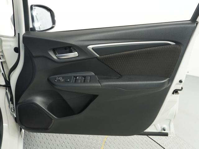 フィットハイブリッド F 1オ-ナ-ナビRカメETCクルコンBT地デジ 地デジTV ナビTV リアカメラ 横滑り防止装置 フルオートエアコン イモビライザー キーフリーシステム 全席パワーウインドウ パワーステアリング ABS(40枚目)