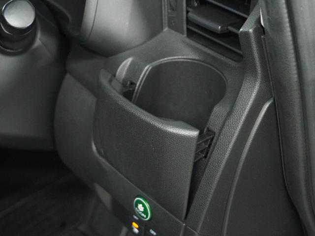 フィットハイブリッド F 1オ-ナ-ナビRカメETCクルコンBT地デジ 地デジTV ナビTV リアカメラ 横滑り防止装置 フルオートエアコン イモビライザー キーフリーシステム 全席パワーウインドウ パワーステアリング ABS(43枚目)