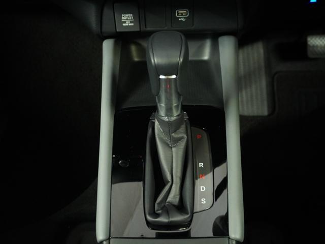 フィット RS 2年保証当社試乗車ナビRカメラETCドラレコ USBポート コーナーセンサー イモビライザー 地デジフルセグ リアカメラ LEDヘッドライト アイドリングストップ DVD再生 エアコン ETC車載器(33枚目)