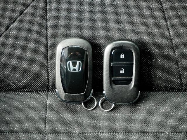 ヴェゼル e:HEVX 1オ-ナナビRカメDレコ前後ETC2.0 前後障害物センサー AAC 1オーナ イモビライザー スマ-トキ- 誤発進抑制 PW リアカメラ クルコン ESC ETC装備 キーフリー LEDヘッドランプ(22枚目)