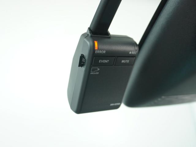 ◆ドライブレコーダー◆映像・音声などを記録する自動車用の装置です。　もしもの事故の際の記録はもちろん、旅行の際の思い出としてドライブの映像を楽しむことができます。