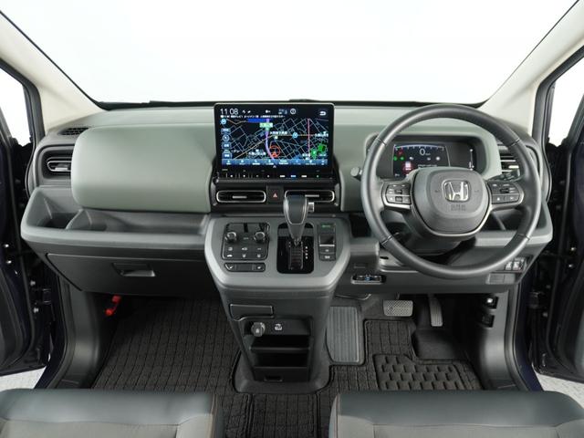 室内は、シートクリーニングや各部の徹底した清掃を実施し、消臭・除菌処理を行っています。しかも、全ての差上で天然成分の薬剤にこだわり安心・安全へも配慮しています。