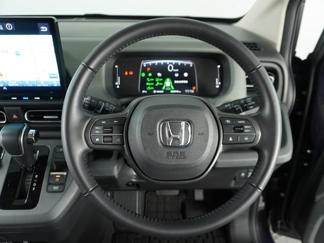 【ＨｏｎｄａＳＥＮＳＩＮＧ】カメラ等装置で精度の高い検知能力を発揮、安全運転を支援します。ステアリング上のコントローラーに注目！