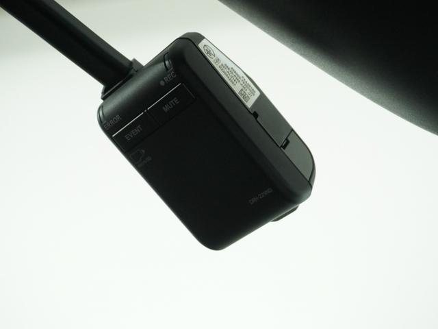 フリード クロスター　当社試乗車ナビＤレコＲカメＥＴＣ両電扉ＢＴ　地デジフルセグ　両側電動パワースライドドア　後カメラ　禁煙車両　ドラレコ　ＵＳＢ　盗難防止システム　ＬＥＤヘッドランプ　エアコン　ＥＳＣ　サイドエアバック（7枚目）