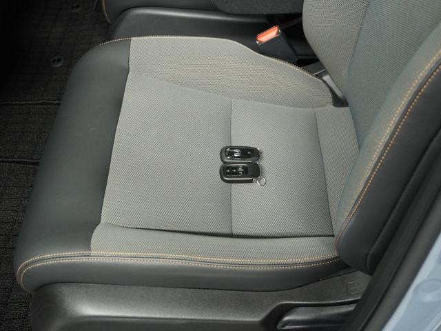 フリード クロスター　当社試乗車ナビＤレコＲカメＥＴＣ両電扉ＢＴ　地デジフルセグ　両側電動パワースライドドア　後カメラ　禁煙車両　ドラレコ　ＵＳＢ　盗難防止システム　ＬＥＤヘッドランプ　エアコン　ＥＳＣ　サイドエアバック（40枚目）