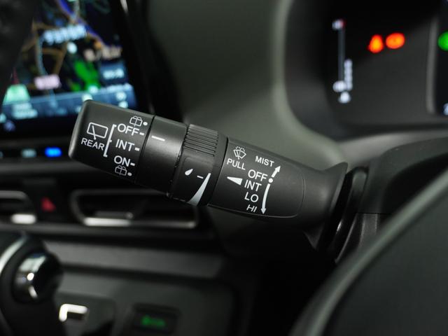 フリード クロスター　当社試乗車ナビＤレコＲカメＥＴＣ両電扉ＢＴ　地デジフルセグ　両側電動パワースライドドア　後カメラ　禁煙車両　ドラレコ　ＵＳＢ　盗難防止システム　ＬＥＤヘッドランプ　エアコン　ＥＳＣ　サイドエアバック（60枚目）