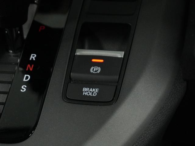 フリード クロスター　当社試乗車ナビＤレコＲカメＥＴＣ両電扉ＢＴ　地デジフルセグ　両側電動パワースライドドア　後カメラ　禁煙車両　ドラレコ　ＵＳＢ　盗難防止システム　ＬＥＤヘッドランプ　エアコン　ＥＳＣ　サイドエアバック（68枚目）