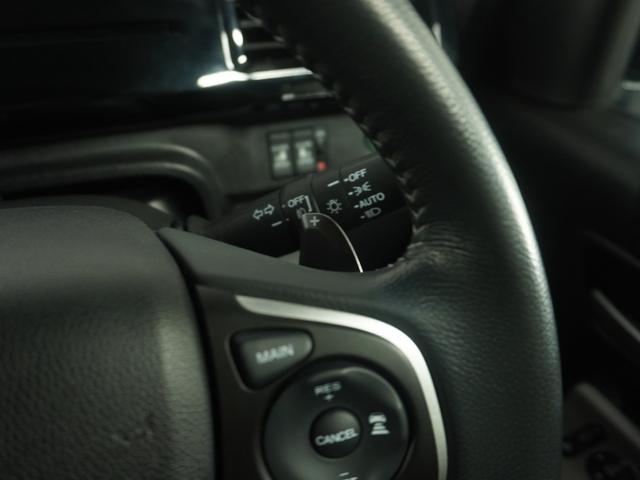 ◆パドルシフト装備◆オートマチック車でもミッション車のようなフィーリングを楽しめます。エンジンブレーキを使いたい時にも役立ちます。